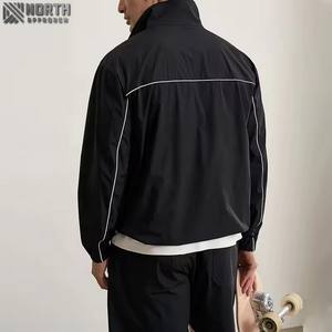 Vente en gros de vêtements de sport de haute qualité, survêtement coupe ajustée 100% survêtements zippés en polyester à rayures latérales pour hommes, survêtement vintage - Product Image 4