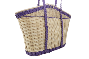 Sac fourre-tout ovale en osier tressé à la main - Sac à bandoulière bicolore violet et naturel en forme de bateau pour l'été et les occasions décontractées - Product Image 4