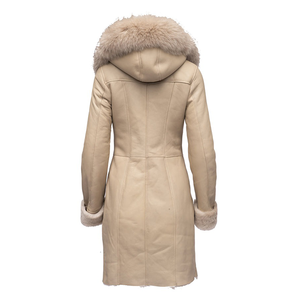 Elegante Abrigo Largo de Invierno para Mujer, Color Beige, de Piel de Oveja, Impermeable, con Capucha, Doble Botonadura, Tinte Liso, Tendencia Actual - Product Image 2