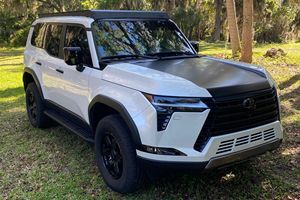 Lexus GX 550 Overtrail ปี 2025 สภาพดีเยี่ยม เครื่องยนต์ Twin-Turbo V6 ขับเคลื่อน 4 ล้อ พร้อมแร็คหลังคา Westcott Designs - Product Image 3