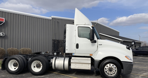 Camion semi-remorque longue portée d'occasion INTERNATIONAL LT 625 Classe 8 2018, cabine simple avec couchette - LHD/RHD - Expédition mondiale - Product Image 3
