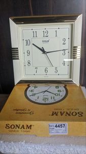 Horloge murale analogique noire simple 4457 en plastique carré blanc, bureau, maison, hôtel, restaurant, qualité supérieure, multi-usages - Product Image 5