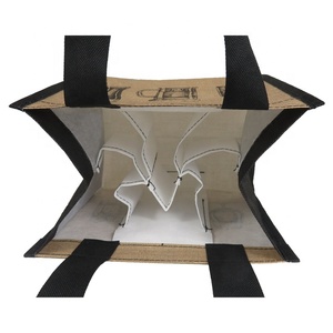 กระเป๋าใส่ไวน์แบบกำหนดเองเป็นมิตรกับสิ่งแวดล้อม ทำจากผ้าไม่ถักทอพร้อมหูหิ้วจากปอกระเจา  ออกแบบโลโก้/กราฟิกตามสั่งสำหรับใส่ไวน์ - Product Image 2