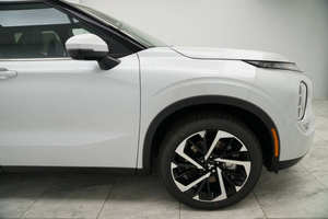 Mitsubishi Outlander SE AWD 4dr SUV 2024 Seminuevo - Listo para Enviar - Product Image 3