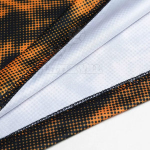 เสื้อฟุตบอลของผู้ชายแบบสั่งทำสีเขียวโพลีเอสเตอร์สีเขียว100% พิมพ์ซับลิเมชั่นโลโก้ที่กำหนดเองชื่อทีมสวมใส่คุณลักษณะสูง - Product Image 6