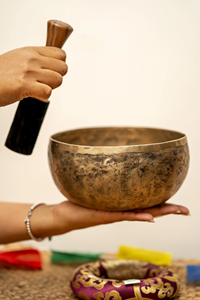 Bols chantants de l'Himalaya en métal poli de qualité supérieure, durables, pour la méditation, le yoga, la guérison sonore, la thérapie spirituelle, énergie vibratoire longue durée - Product Image 5