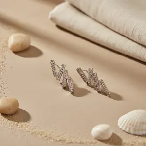 ต่างหูเงินทรงกระดุมสำหรับผู้หญิง ประดับคริสตัลสีชมพู ของขวัญเครื่องประดับ ต่างหูคริสตัลสุดหรู - Product Image 1