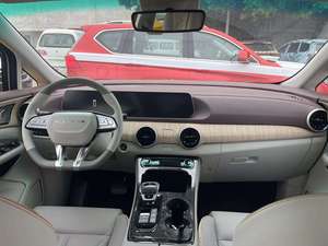 M4mini Van Luxe haut de gamme avec intérieur lumineux 7 places Boîte de vitesses automatique et manuelle Série MPV - Product Image 3