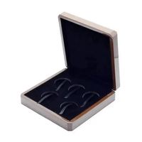 Boîte à monnaie rectangulaire artisanale avec logo personnalisé McPackaging, en bois de caoutchouc brun brillant, avec cadre photo, étui de présentation à couvercle à charnière et intérieur en velours noir