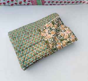 Colcha Razai Estampada a Mano, Acogedora Cubrecama de Algodón, Decoración para Dormitorio - Product Image 3