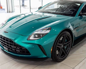 Aston Martin Vantage 2025 Estándar de Fábrica Disponible para la Venta - Product Image 1