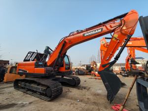 Excavadora de Orugas Usada Doosan DX250 Modelo 2023, Pocas Horas, Excelente Estado, Componentes Principales: Motor, Engranaje, Rodamiento, en Venta - Product Image 3