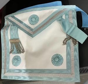 ผ้ากันเปื้อนระดับพรีเมี่ยมสำหรับเครื่องแต่งกายแบบชาวไอริชเพื่อความสบายและมีสไตล์ - Product Image 1