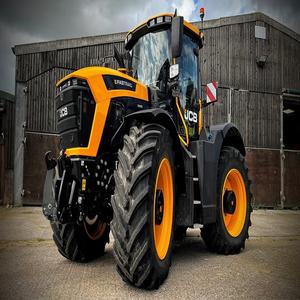 บริการจัดส่งรวดเร็วสำหรับรถแทรกเตอร์ JCB Fastrac Series ช่วยให้สามารถเข้าถึงอุปกรณ์ที่เชื่อถือได้อย่างรวดเร็วเพื่อการเกษตรที่ต้องการประสิทธิภาพสูง - Product Image 2