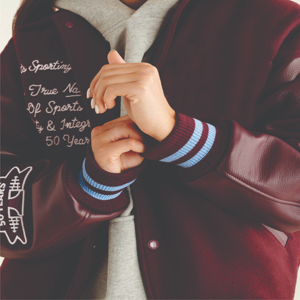 Vente en gros de veste universitaire recadrée de style vintage pour femmes à logo personnalisé nouvelle veste en cuir brodée à la mode en coton teint uni - Product Image 5