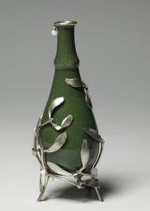 Vase en métal de luxe pour la décoration de la maison |   Vase décoratif artisanal en laiton et aluminium pour hôtel et aménagement intérieur, qualité export - Product Image 3