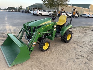 Tracteur agricole compact d'occasion John Deere 1023E 45HP, fourni par l'usine |   Équipement agricole de type chenille/à roues - Product Image 3