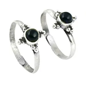 Anillo de Dedo de Plata 925 con Ónix para Mujer, Joyería Minimalista Chapada en Oro con Diamante y Circonita para Uso Diario y Regalo - Product Image 1