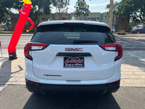 GMC Terrain SLE 2024 standard, disponible à la vente - Product Image 2