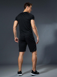 Active Wear Chándal 100% Poliéster Camiseta regular y pantalones cortos Logotipo personalizado Twin Set Chándal para hombres - Product Image 3