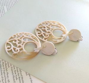 ต่างหูห้อยดีไซน์คลาสสิก งานแฮนด์เมด ขัดเงา ทำจากเขาควายธรรมชาติ ของขวัญงานแต่งงานสุดหรู ผลิตในอินเดีย รุ่น HF CRAFTS หมายเลข HF - Product Image 5