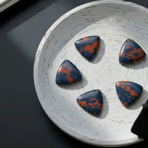 ลด 20% และของแถม  คุณภาพเยี่ยม 100% โซดาไลต์ธรรมชาติ รูปทรงลูกแพร์ แบบคาโบชอง พลอยหลวมคู่ สำหรับทำเครื่องประดับ  ลด 20% พร้อมของแถม - Product Image 1