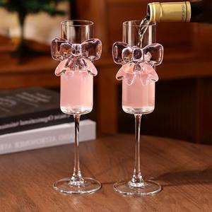 Copa de vino con lazo y borde fino que crea una degustación suave y elegante que mejora el disfrute - Product Image 5