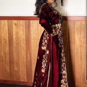 HAND-ZARDOZI-EMBROIDERY TRENDY--STYLISH และสวยงามบนชุดสีน้ำตาลเข้มและผ้าคลุมหน้าพร้อมชุดเดรสสำหรับงานแต่งงาน = 2024 - Product Image 1