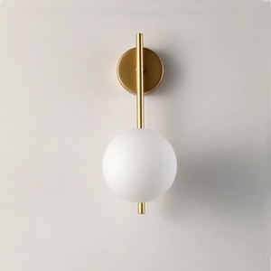 Lámpara de Pared Geométrica de Metal Dorado de Diseño Italiano, Colección en Oferta, Iluminación Decorativa para Sala de Estar, Dormitorio y Hogar - Product Image 4