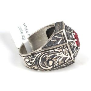 Anillo de Plata de Ley 925 para Hombre con Circonita Octogonal Color Rubí, Corte Esmeralda, Estilo Pluma, Engaste de Bisel, Geométrico, para Uso Diario - Product Image 4