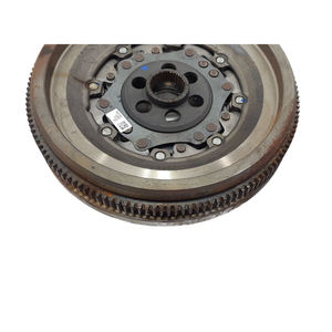 Volant moteur AUDI Q3 Série (F3B) 05E105266D DADA, DPCA Essence 1500 (18>) - Product Image 3