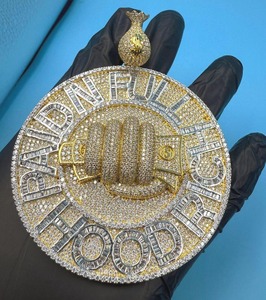 จี้เพชรโมอิสซาไนต์ VVS รุ่นลิมิเต็ดอิดิชั่น ประดับเพชรแบบฮิปฮอป พร้อมสร้อยเงินแท้ 925 ดีไซน์ทรงกลม ราคาสุดคุ้ม - Product Image 1