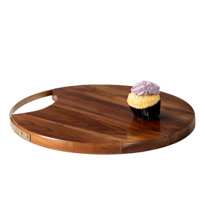 ถาดเสิร์ฟไม้ทรงกลมพร้อมที่จับโลหะเหมาะสำหรับคัพเค้กขนมหรือของตกแต่งเหมาะสำหรับห้องครัวงานเลี้ยงทานอาหารที่เสิร์ฟชุบ - Product Image 1
