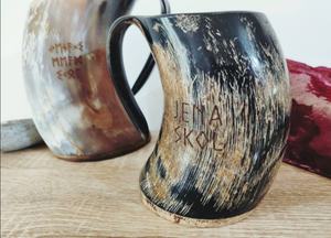 Tasse à boire religieuse faite à la main en corne de buffle naturelle de style viking - Product Image 3