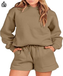 ชุดเซ็ตเสื้อมีฮู้ดและกางเกงขาสั้นสำหรับผู้หญิงชุดเซ็ตออกกำลังกายมีฮู้ดมัดย้อมทันสมัย - Product Image 1