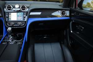 Bentley Bentayga Design Edition SUV Crossover AWD d'occasion 2020 à faible kilométrage - Product Image 2