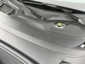 รถยนต์พลังงานใหม่ Taycan 4S AWD รุ่นพรีเมียมแพ็คเกจ ปี 2022 ไมล์ 2,000 ไมล์ ไม่เคยดัดแปลง ของแท้จากโรงงาน ขายแล้ว - Product Image 5