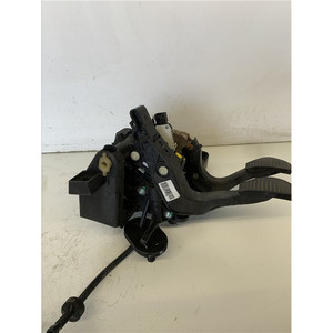 Pedales de Freno y Acelerador para Caja de Cambios Manual, FIAT 500 L Living Diésel 1300 (13>16) - Product Image 3