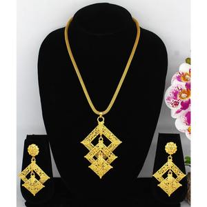 Collier de mode pendentif bijoux en or Dubaï africain plaqué or ensemble de bijoux de mode européenne traditionnelle africaine - Product Image 1