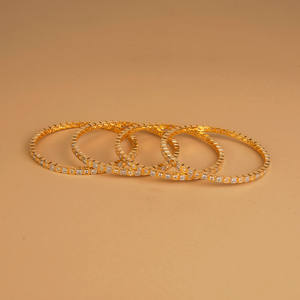 Bracelet tendance élégant en zircone cubique de créateur avec placage bicolore délicat pour femmes et filles - Product Image 1