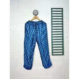 Langes ODM Nachhaltiges <b>Pyjama</b>-Set Aus Recycelter Seide Leichte Und Atmungsaktive Nachtwsche - Product Image 3