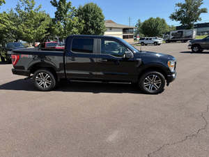 Pick-up F-O-R-D F-150 XLT 2021 d'occasion, extrêmement propre - Product Image 6