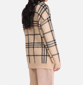 เสื้อคาร์ดิแกนไหมพรมผู้หญิงสั่งทำขายส่ง เสื้อโค้ทไหมพรมปักลายสำหรับฤดูหนาว ทรงหลวมแบบไหล่ตก ติดกระดุม ผ้าฝ้าย - Product Image 4