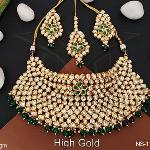 Bijoux Kundan haut plaqué or Party Wear ensemble de colliers courts - Product Image 1
