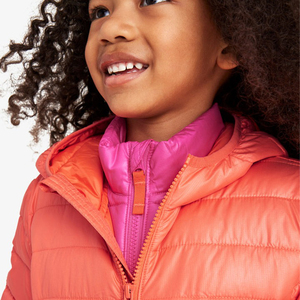Chaquetas y chalecos acolchados coloridos para niños, ropa de abrigo de invierno ligera y cálida con capucha y logotipo personalizado para niños y niñas - Product Image 4