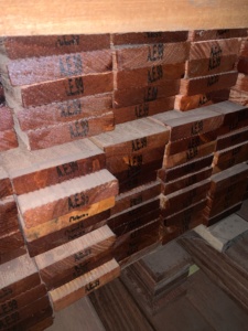 الصلبة Kempas الصلبة الأرضيات التزيين لوحة 18 مللي متر x 914 مللي متر (3ft) x 2440 مللي متر (8ft)