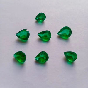 อัญมณีธรรมชาติสีเขียวหลวมอุปกรณ์เสริมตัดลูกแพร์มีหลายขนาด - Product Image 1