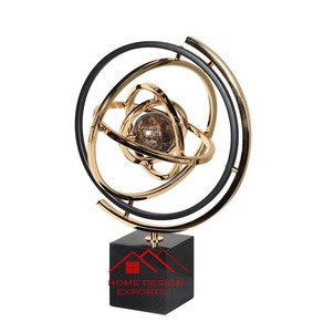 Escultura de Metal de diseño atractivo en escultura de Metal con acabado dorado y negro para decoración de mesa de oficina en casa uso al por mayor - Product Image 1