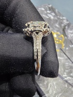 Cincin Tunangan Berlian Potongan Oval Platinum Setting Prong Bersertifikat IGI Perhiasan Mewah Klasik Wanita