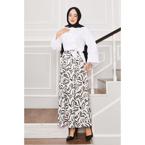 Conjunto de 2 Piezas para Mujer, Color Blanco, Cuello Asimétrico, Top de Crepé y Falda Corta con Cinturón, Mangas Anchas, Diseño para Verano - Product Image 4